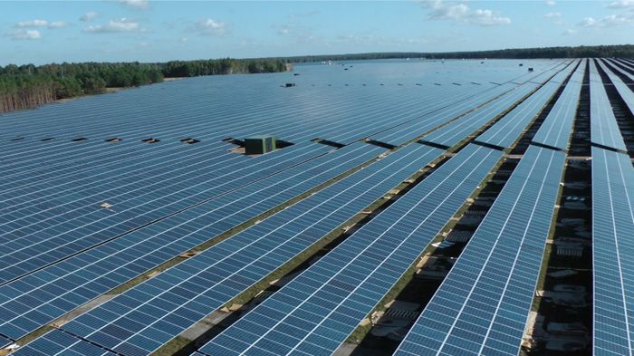 NPD Solarbuzz: Ρεκόρ αποστολών το Β τετράμηνο του 2013